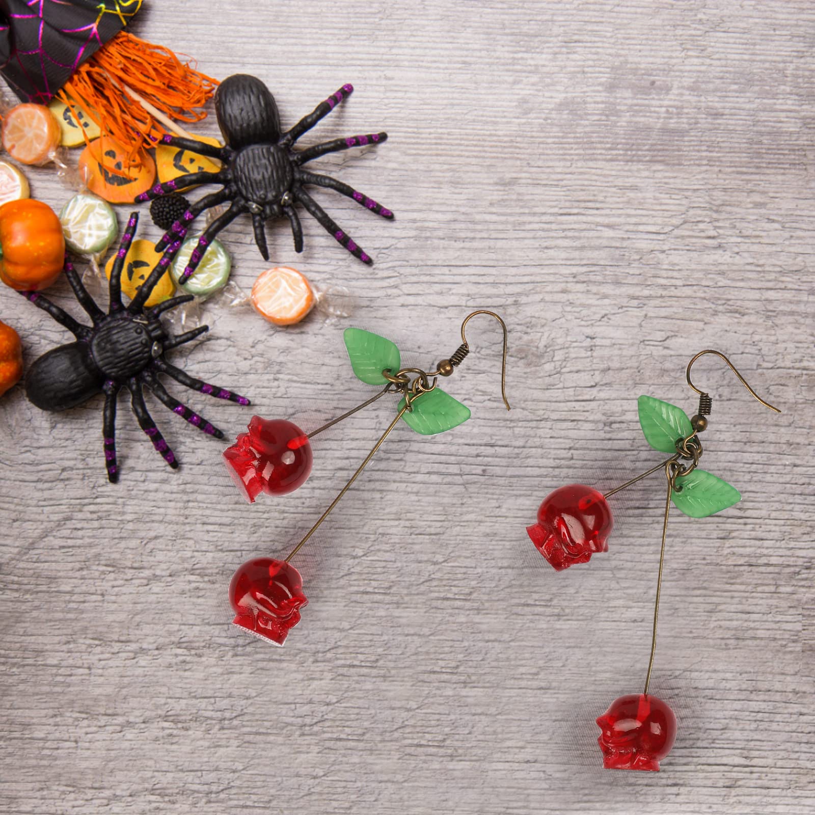Quirky Vintage Fashion - Skull Cherry - Rote Totenkopf-Ohrringe -