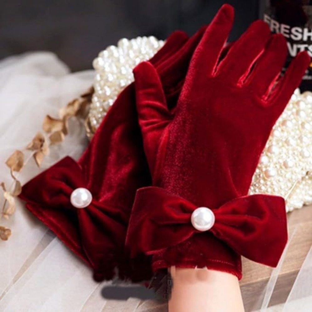 Vintage Fashion Photographers - Vintage Hochzeit Braut Handschuhe Hepburn Samt