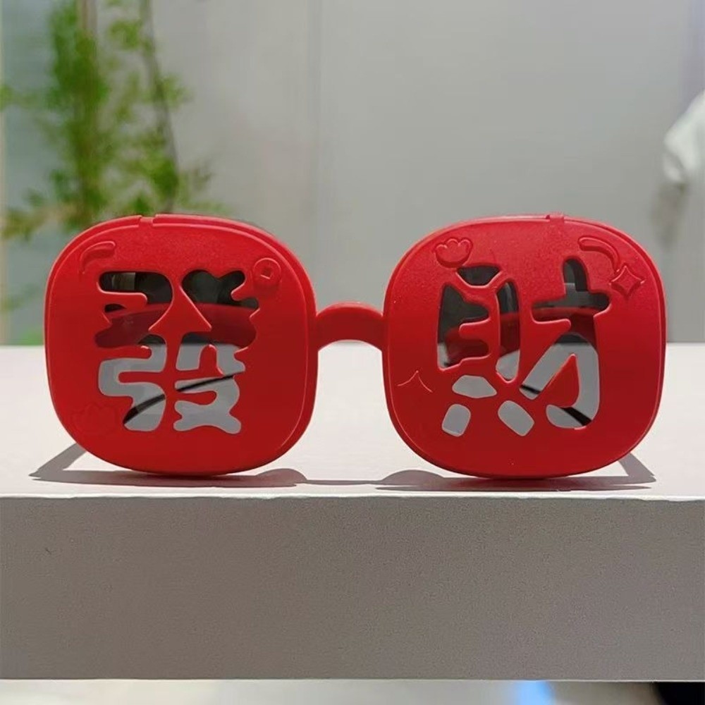 Lustige Rote Glücksbringer-Bri – Quirky Vintage Fashion Bewertung und Preis