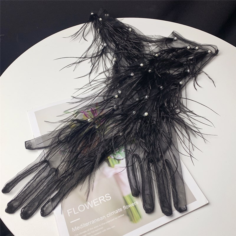 Frauen Elegante Schwarze Feder – Vintage Fashion Photographers Bewertung und Preis
