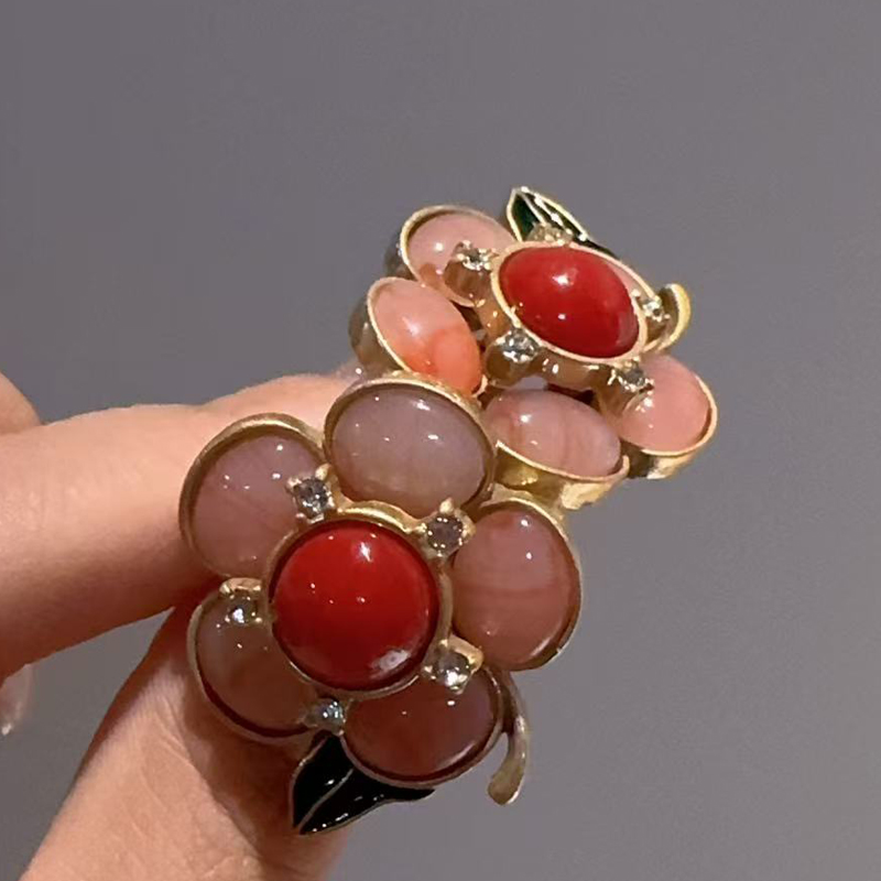 Vintage Naturstein Rosa Blumen – Vintage Fashion Photographers Bewertung und Preis
